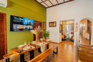 7BR Walled City Diamond Villa - Rooftop Heated Jacuzzi