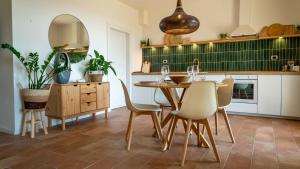 Il Girasole apartment with Panoramic Views