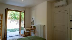 Il Girasole apartment with Panoramic Views