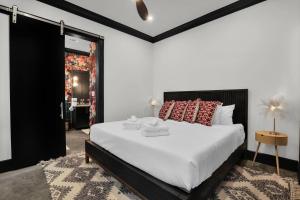 Modern Bliss by Lucky Savannah