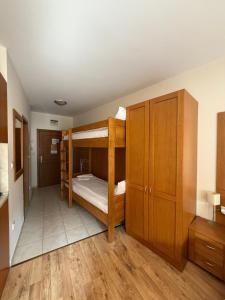 Studio Royal Plaza sleeps 4 Prime location, distance to ski lift - 50M