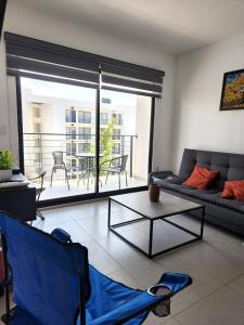 Moderno y comodo Depto con terraza y alberca