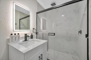 Walk to Stadium, 2 Parking spots, Dog Park, BBQ