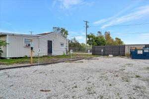 Walk to Stadium, 2 Parking spots, Dog Park, BBQ