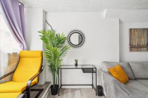 Elegant 2 Bedroom Unit Near Chinatown