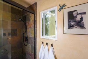 Hidden Casita with Private Deck & Patio