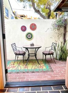 Hidden Casita with Private Deck & Patio