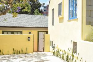 Hidden Casita with Private Deck & Patio