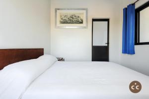 Casa del Angel Tomatal, a beachfront house