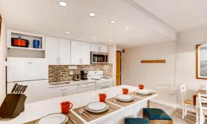 Trails End 102 by Ski Country Resorts