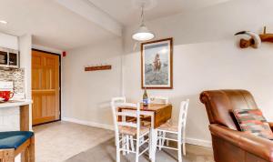 Trails End 102 by Ski Country Resorts