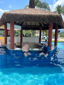 Aconchegante apartamento Angra dos Reis - Com piscina, bar molhado e marina