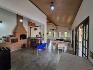 Chácara em Condomínio com 05 dormitórios LT0049