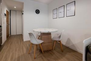 Moderno Monoambiente con Balcón en Recoleta