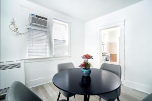 Trendy 3 BedRoom Perfect for Long Stays! ! !