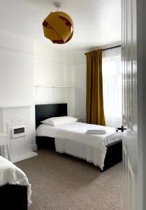 Spacious 4-Bed Home Near Cambridge City Centre