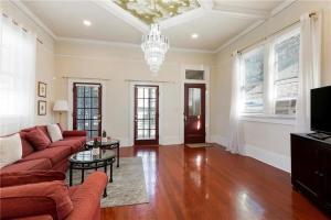 Modern 4BR Retreat Walk to Downtown New Orleans