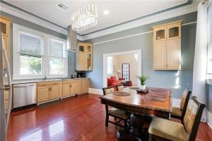 Modern 4BR Retreat Walk to Downtown New Orleans
