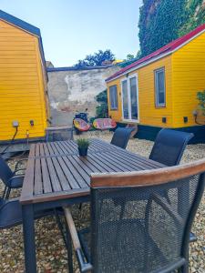 Pura Vida Downtown Tiny houses
