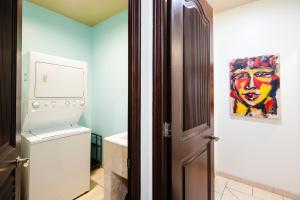 Oceanview in town Huge Pool Beach acss