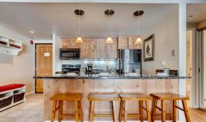 Trails End 105 by Ski Country Resorts