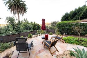 Hidden Oasis 3 bedroom 2 bathroom Home With large backyard and Views Near DTLA