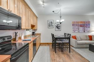 Ski-InandSki-Out, Scenic Mtn Views Granby Retreat!