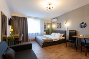 Сучасна студія в центрі - Харківська набережна 3