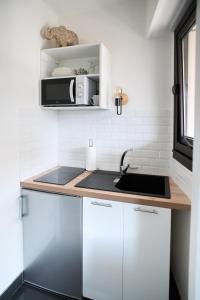 Beautiful modern fully furnished studio