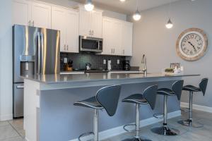 Cozy home Near Disney Free resort Access 4463