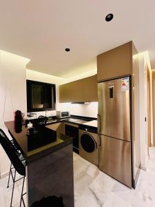 Cozy Studio Steps from Med V Stadium