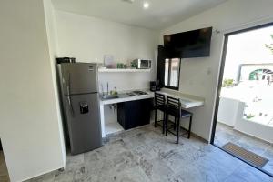 Lavish Studio Balcony #3 Isla Mujeres Downtown