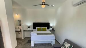 Lavish Studio Balcony #4 Isla Mujeres Downtown