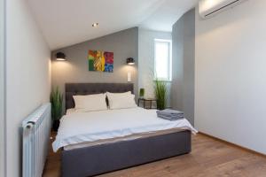 Стильна студія в центрі - Харківська набережна 3