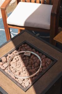 Renovated Stylish Guesthouse By Claremont With Private Patio