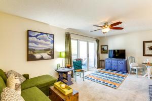 3 Mi to IU Dog-Friendly Condo with Pool Access!