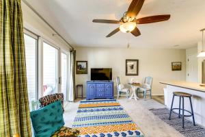 3 Mi to IU Dog-Friendly Condo with Pool Access!