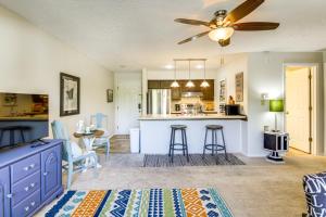 3 Mi to IU Dog-Friendly Condo with Pool Access!