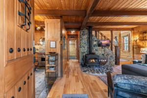Classic Cabin in the Pines by Tahoe Getaways - Walk to Lake, Pet-Friendly 3 BR w Yard & Hot Tub!