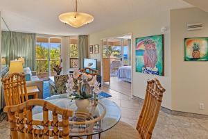 Maui Banyan 1 bedroom, ocean view, steps to beach, king-size bed, full kitchen