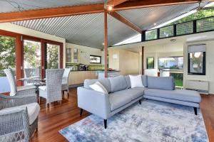 Gloucester Retreat A, 23A Gloucester St - Pet Friendly, WiFi, Linen and Bed Making