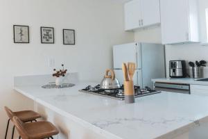 Renovated 1 Bedroom 1 bathroom Cottage Near Larchmont Village