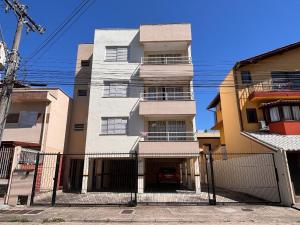 Apê Espaçoso, AC | 300m Praia de Canasvieiras