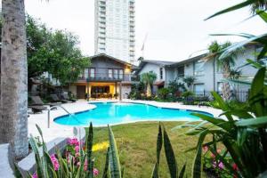 Galleria Gem December January Perks Pool Access