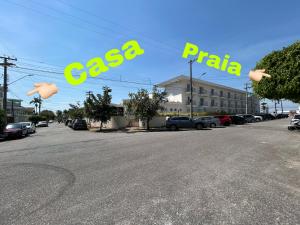 Enseada Casa com churrasqueira- 100 metros da praia com 4 dorm para até 14 pessoas