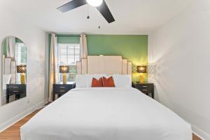 NRG MedCenter Luxe 2BD Home w FencedYard WasherDryer Pet Friendly