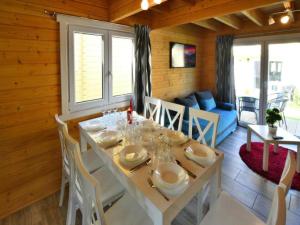 Comfortable holiday homes, pool and whirlpool