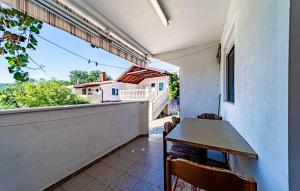 Pet Friendly Apartment In Viganj With Lake View