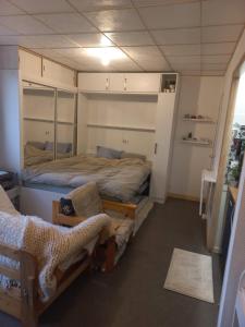 Studio avec balcon et parking