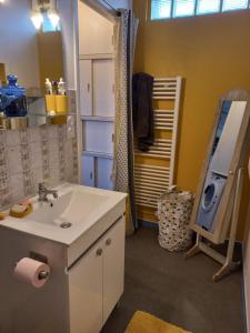 Studio avec balcon et parking